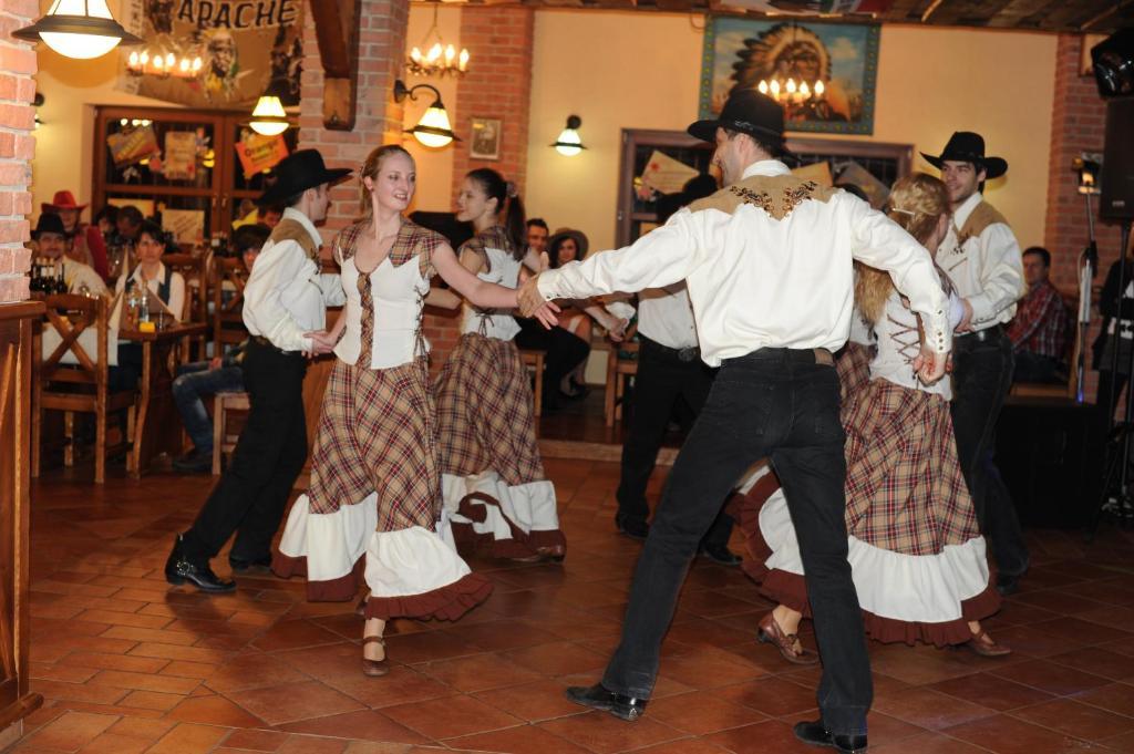 Hotel Country Saloon Bela Zewnętrze zdjęcie